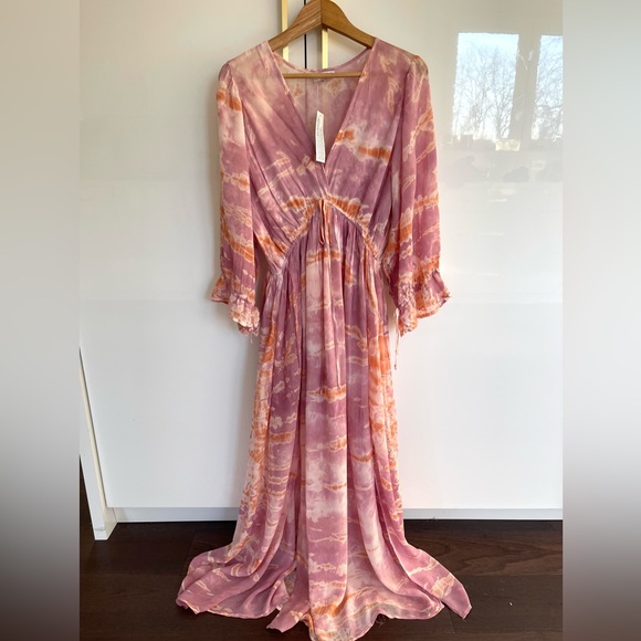 YFB Young Fabulous & broke meadow tie-dye maxi dress size Medium NWT - Picture 2 of 6